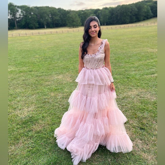 Ruffle ground dress pink